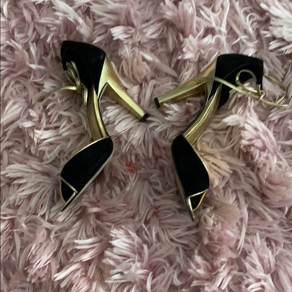 Shoe - Picture 2 of 4